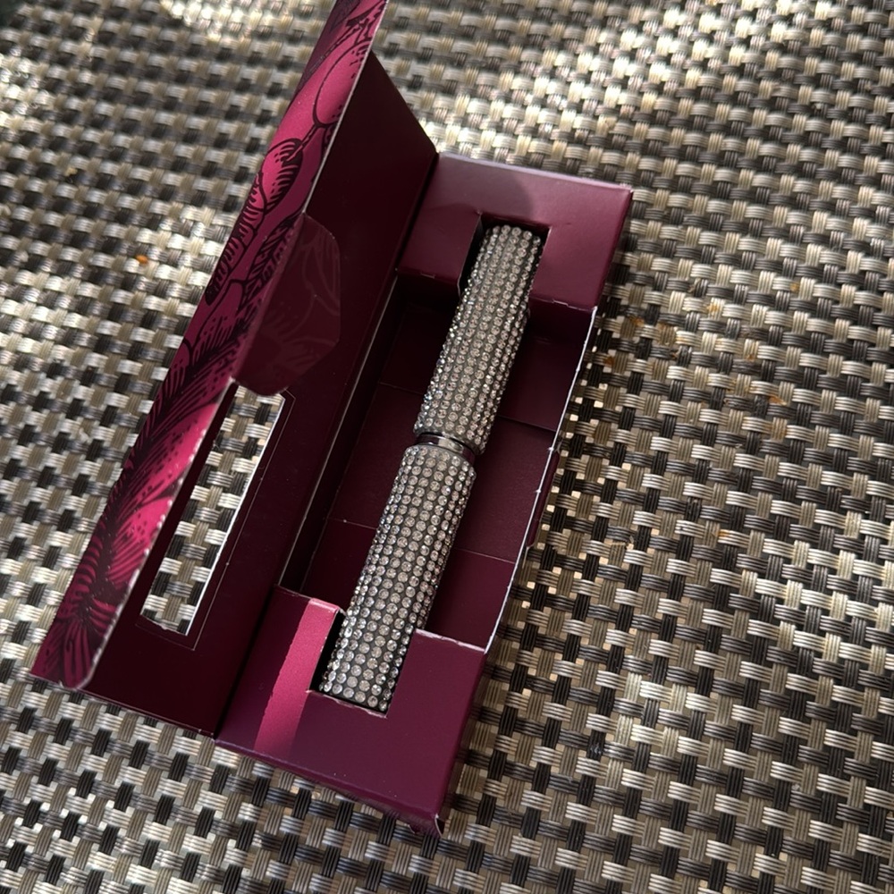 Clinique Rhinestone Crystal Almost Lipstick - Black Honey Limited Edition - Picture 2 of 3